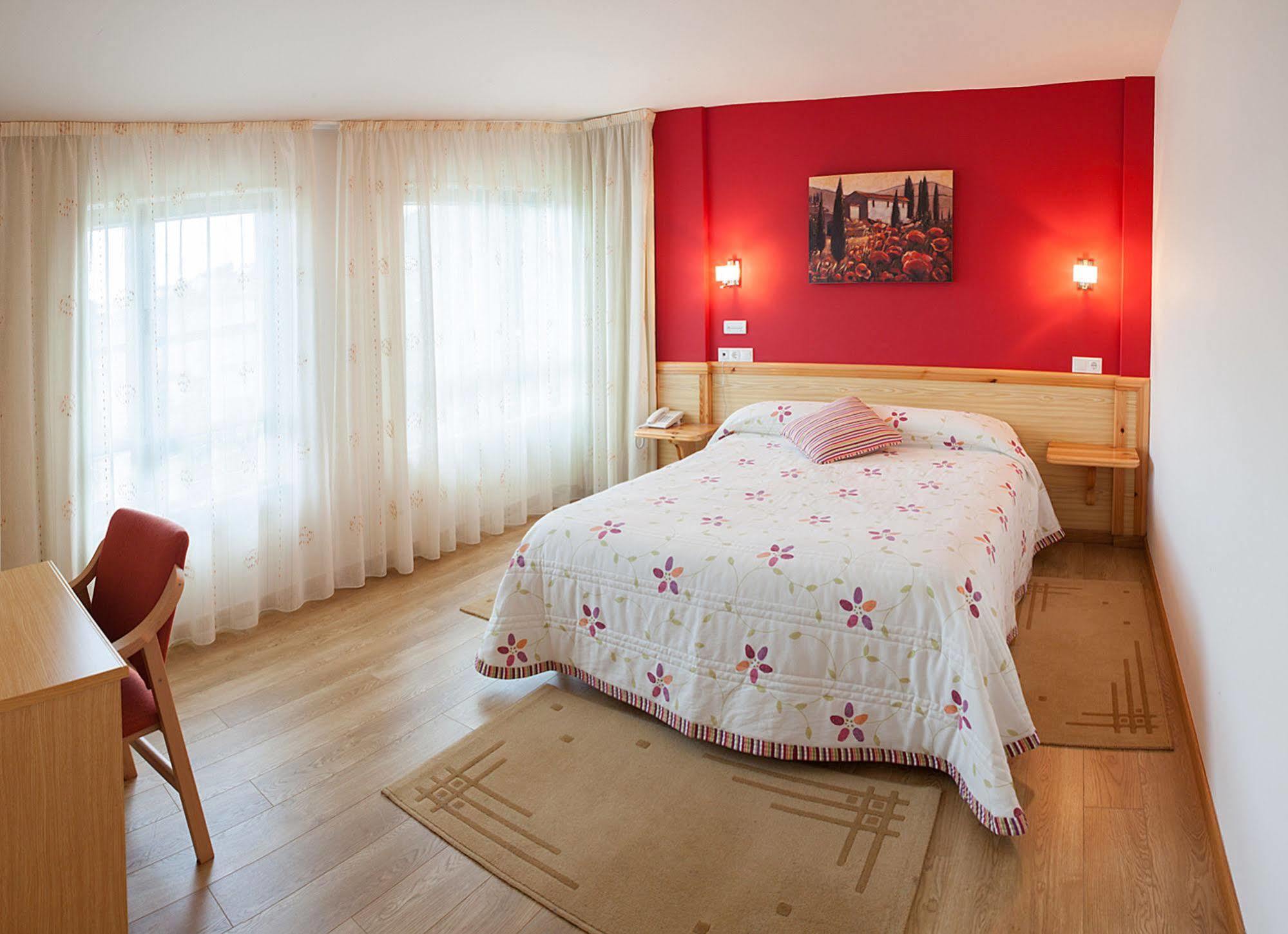 Hotel San Briz A Pontenova Εξωτερικό φωτογραφία